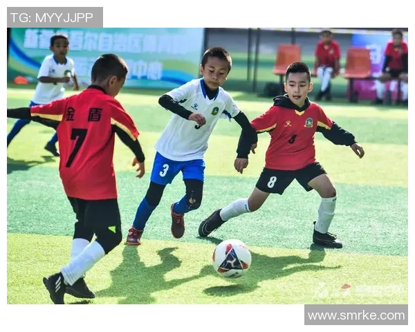 祝亮足球引领新风潮助力青少年全面发展与健康成长 祝亮足球引领新风潮助力青少年全面发展与健康成长