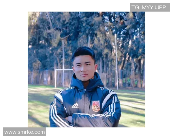 足球将胡的崛起与挑战解析未来赛场的明星之路与发展机遇 足球将胡的崛起与挑战解析未来赛场的明星之路与发展机遇